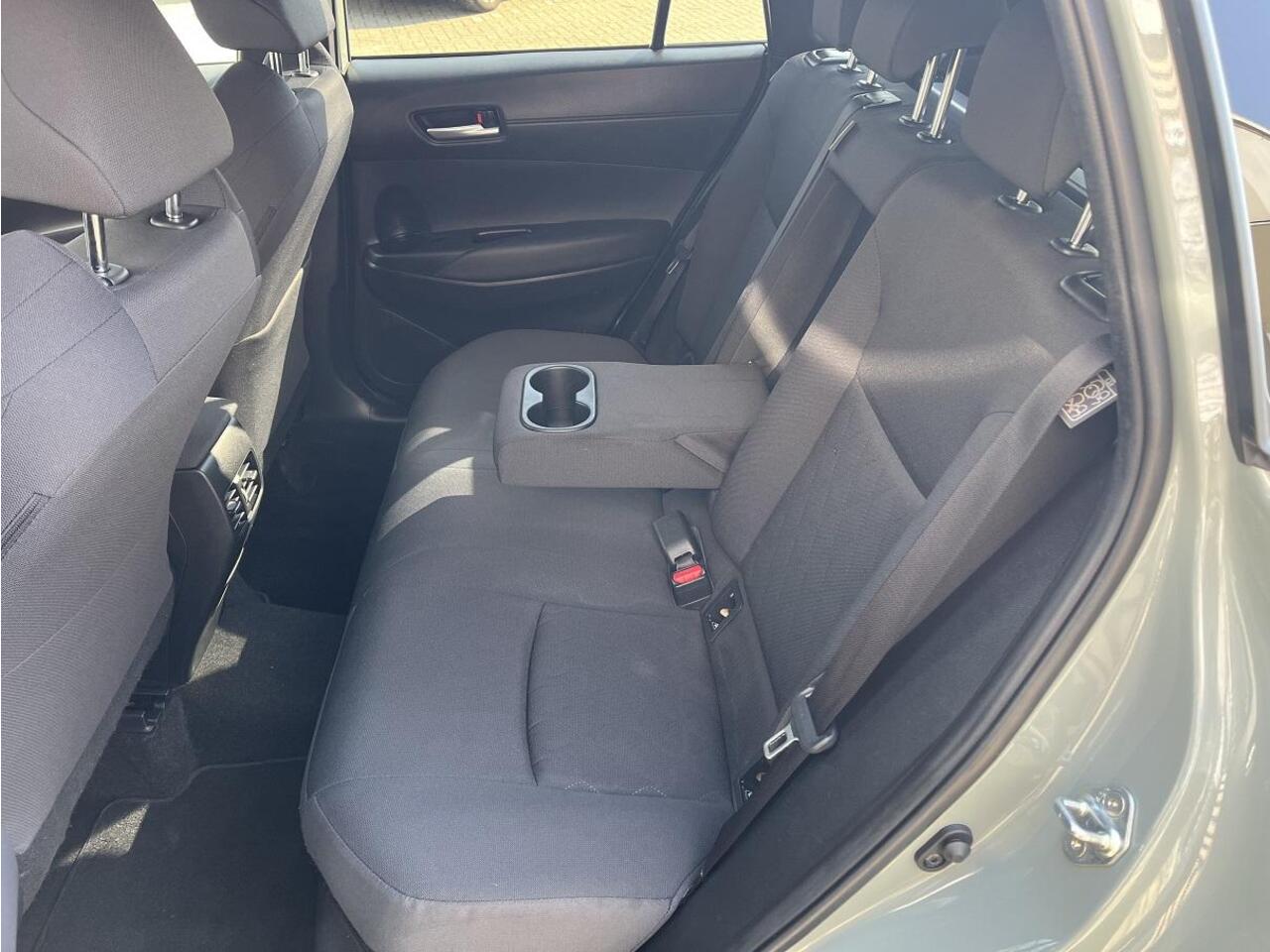 Toyota COROLLA Cross Hybrid 140 Style Apple Carplay / Android Auto