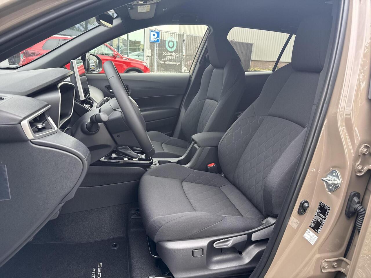 Toyota COROLLA Cross Hybrid 140 Dynamic **NIEUWE AUTO/ MODELJAAR 2025/ BINNENKORT LEVERBAAR**