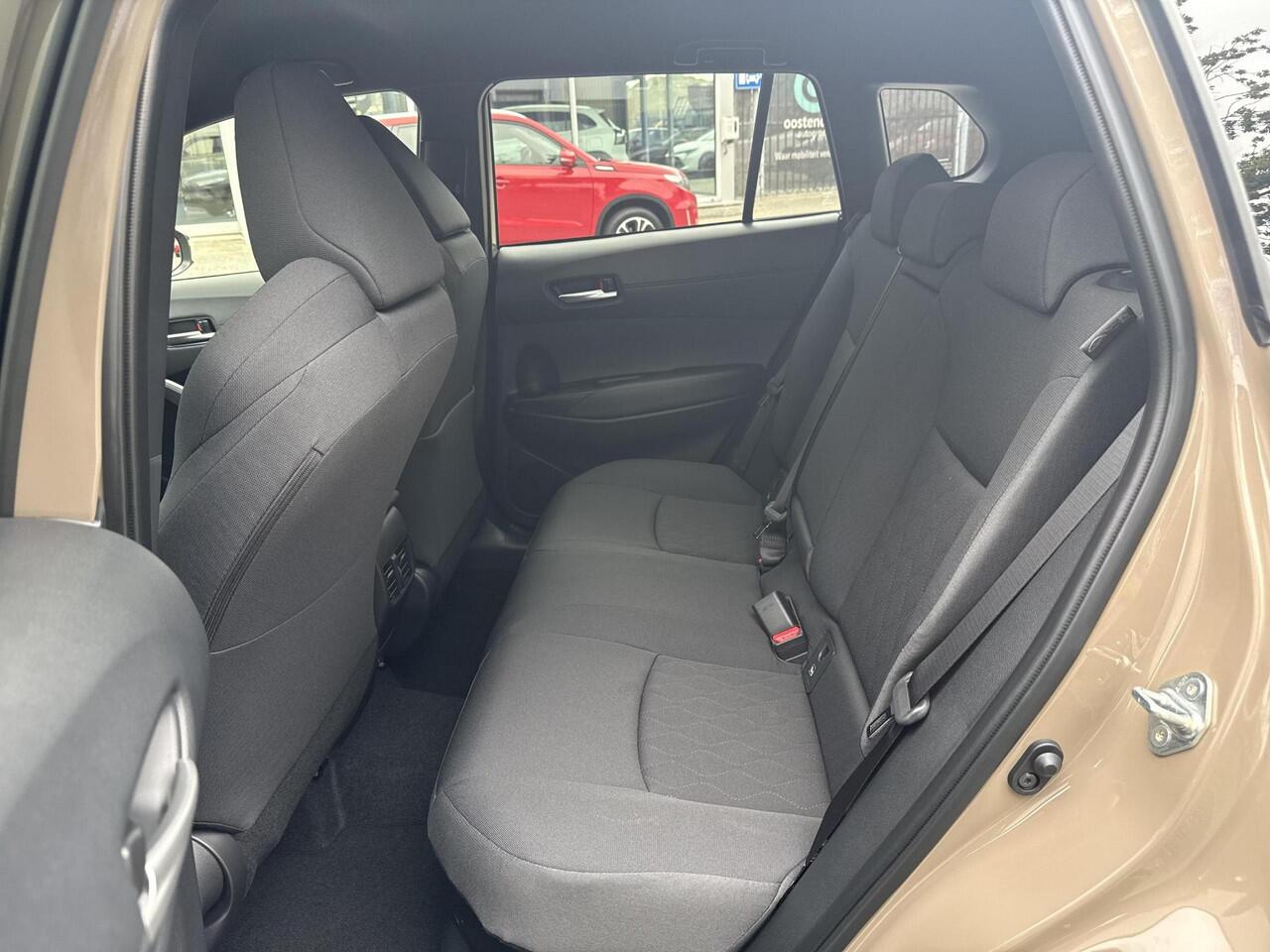 Toyota COROLLA Cross Hybrid 140 Dynamic **NIEUWE AUTO/ MODELJAAR 2025/ BINNENKORT LEVERBAAR**