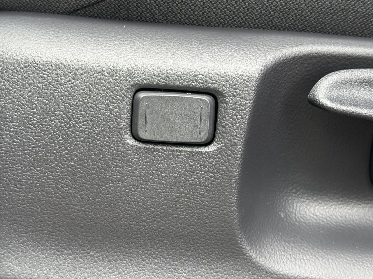 Toyota COROLLA Cross Hybrid 140 Dynamic **NIEUWE AUTO/ MODELJAAR 2025**