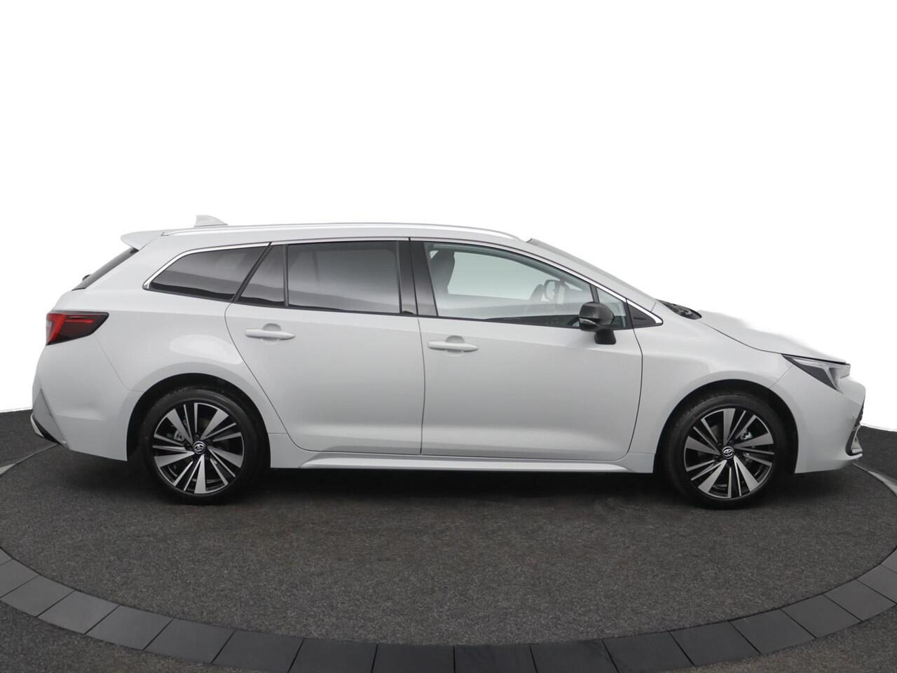 Toyota COROLLA Hybrid 140 Dynamic | Nieuw uit voorraad leverbaar! |