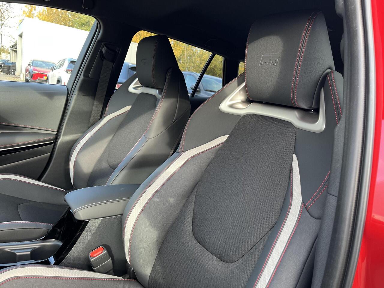 Toyota COROLLA Touring Sports Hybrid 180 GR Sport | Uit voorraad leverbaar | ¤ 2.000 extra inruilwaarde |