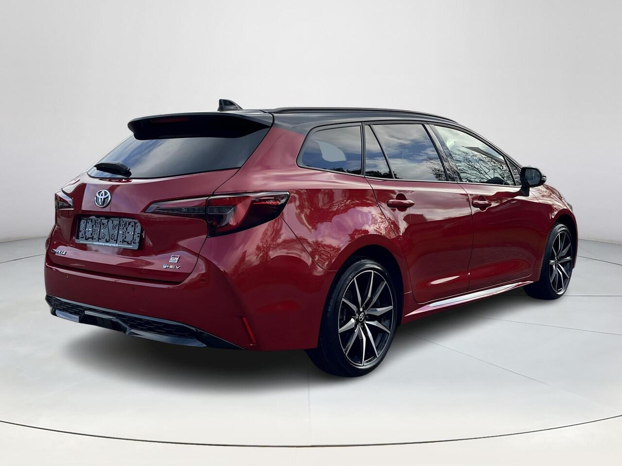 Toyota COROLLA Touring Sports Hybrid 180 GR Sport | Uit voorraad leverbaar | ¤ 2.000 extra inruilwaarde |