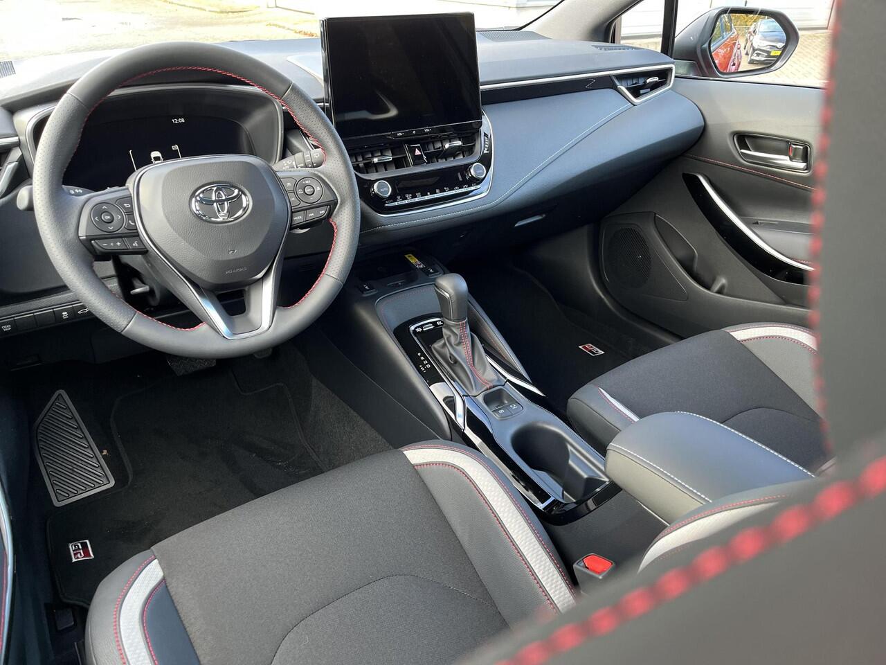 Toyota COROLLA Touring Sports Hybrid 180 GR Sport | Uit voorraad leverbaar | ¤ 2.000 extra inruilwaarde |