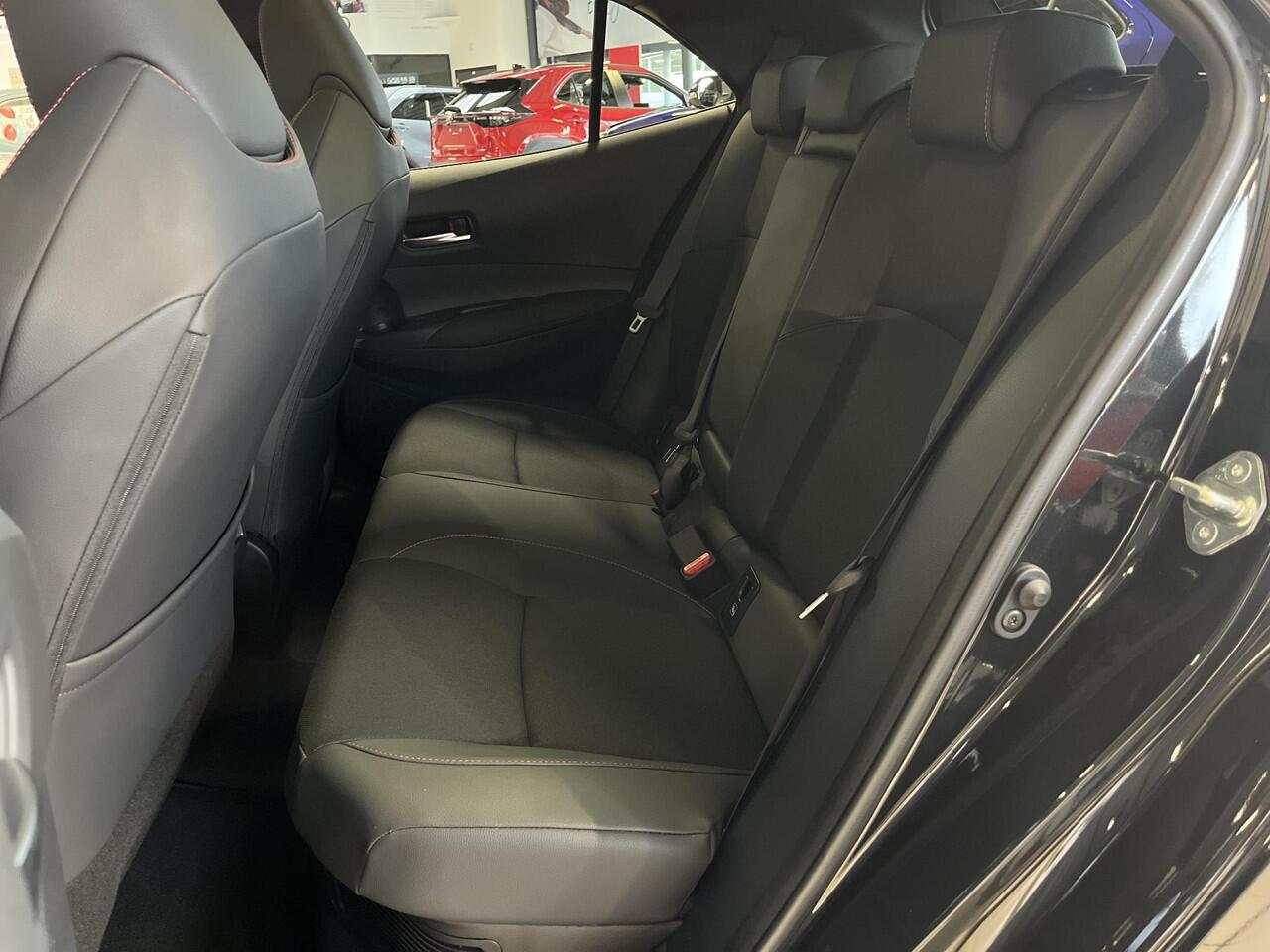 Toyota COROLLA Hybrid 180 GR Sport Plus Pack | Uit voorraad leverbaar | ¤ 2.000 extra inruilwaarde |