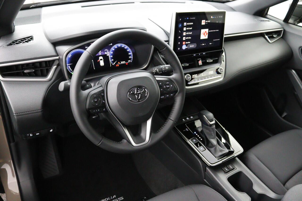 Toyota COROLLA Cross Hybrid 180 Dynamic | Nieuwe auto | Stoelverwarming | Navigatie | Keyless Entry |