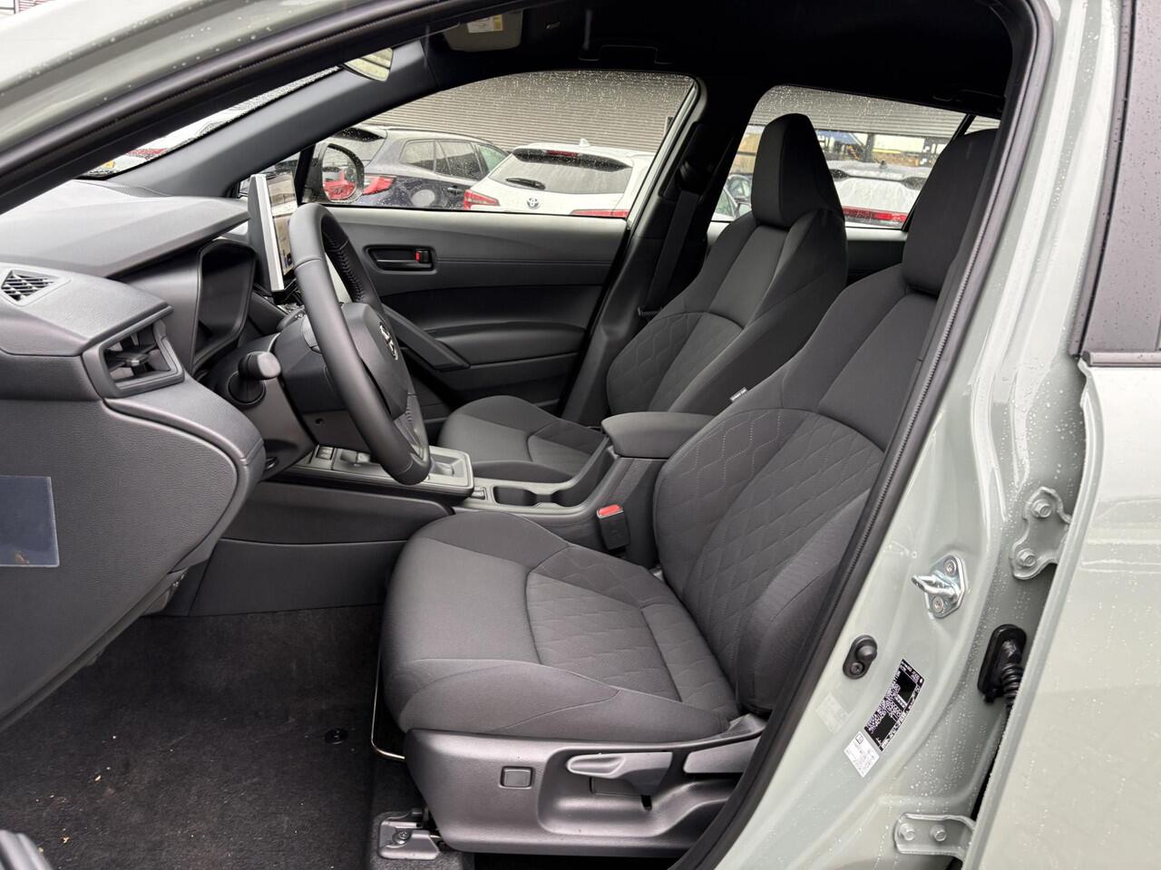 Toyota COROLLA Cross Hybrid 140 Active **NIEUWE AUTO/ DIRECT LEVERBAAR**