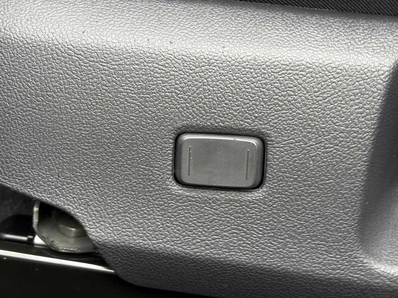 Toyota COROLLA Hybrid 180 GR Sport **GR SPORT PLUS PACK/ NIEUWE AUTO/ DIRECT LEVERBAAR**