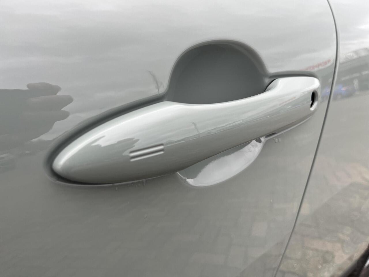 Toyota COROLLA Cross Hybrid 140 Dynamic | Panodak | Uit voorraad leverbaar | ¤ 1.500 extra inruilwaarde |