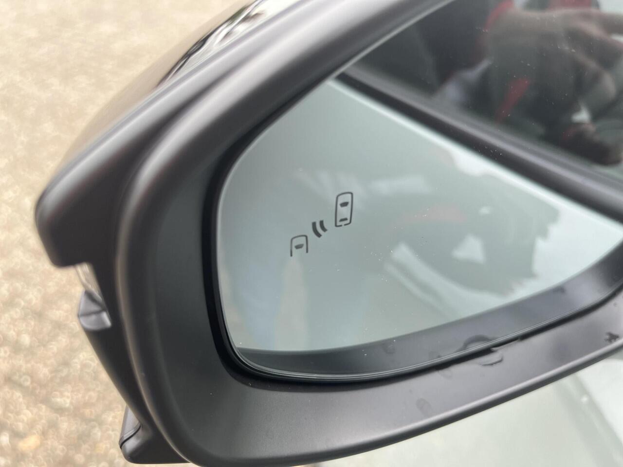 Toyota COROLLA Cross Hybrid 140 Dynamic | Panodak | Uit voorraad leverbaar | ¤ 1.500 extra inruilwaarde |