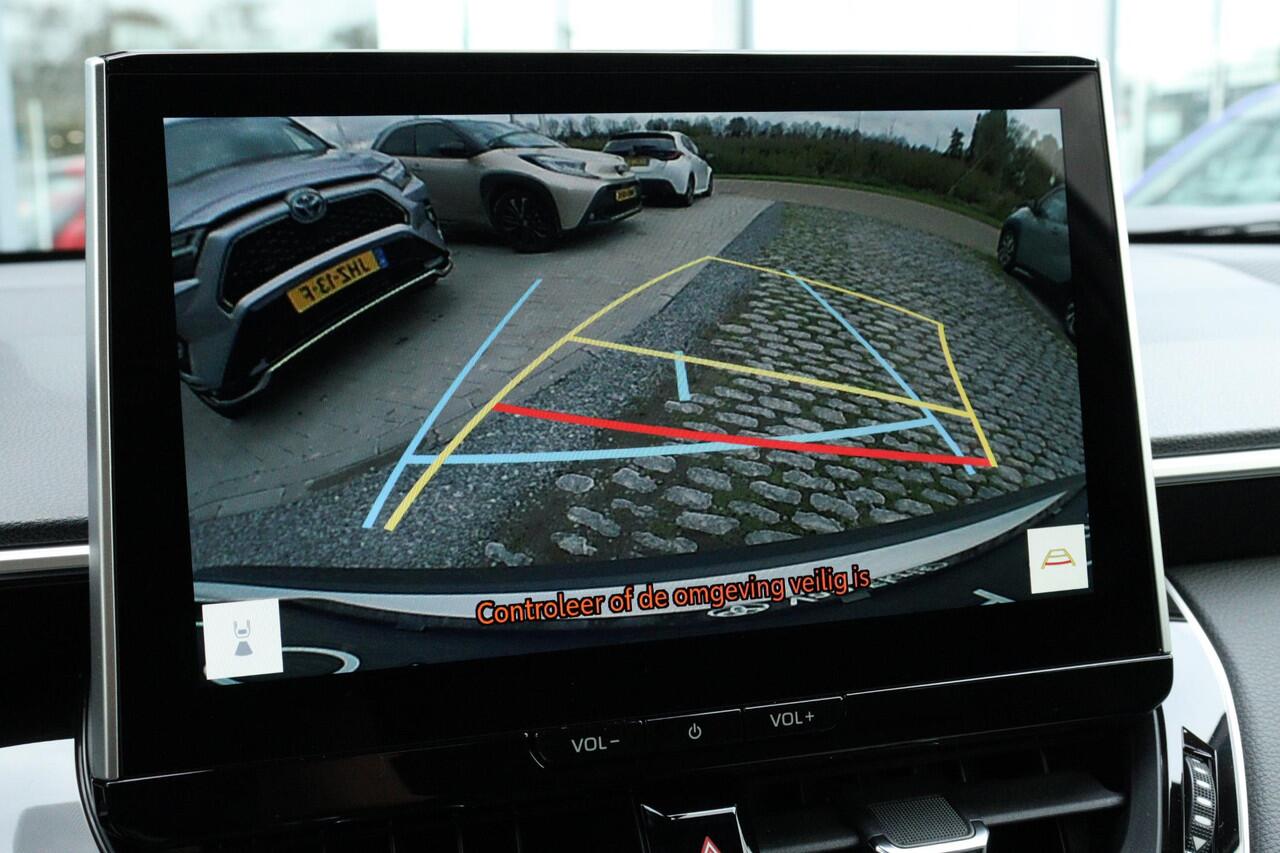 Toyota COROLLA Cross Hybrid 140 Dynamic, Apple carplay / Android auto, Parkeersensoren, Stoelverwarming, Stuurverwarming, Elektrische achterklep, BSM.