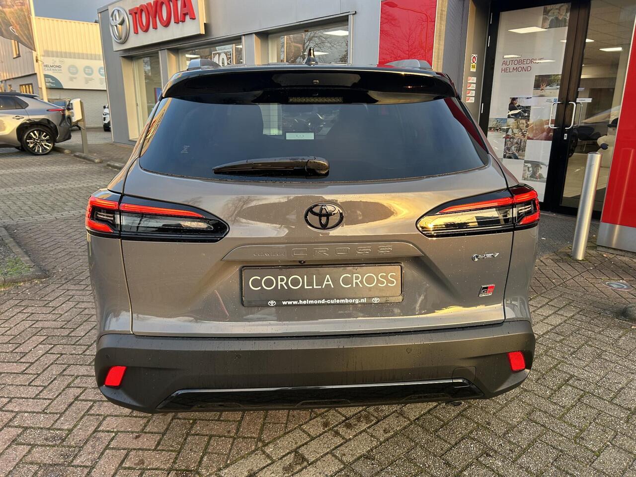 Toyota COROLLA Cross Hybrid 180 GR Sport