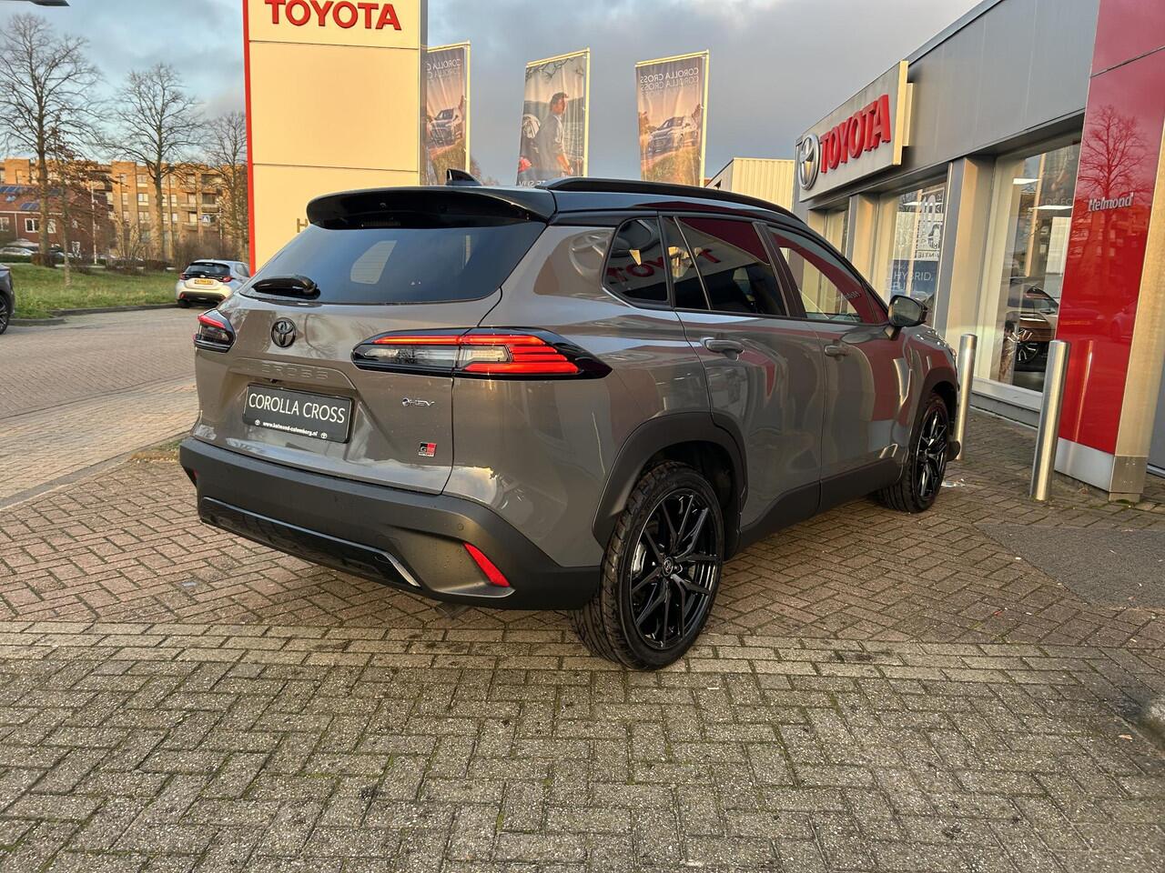 Toyota COROLLA Cross Hybrid 180 GR Sport