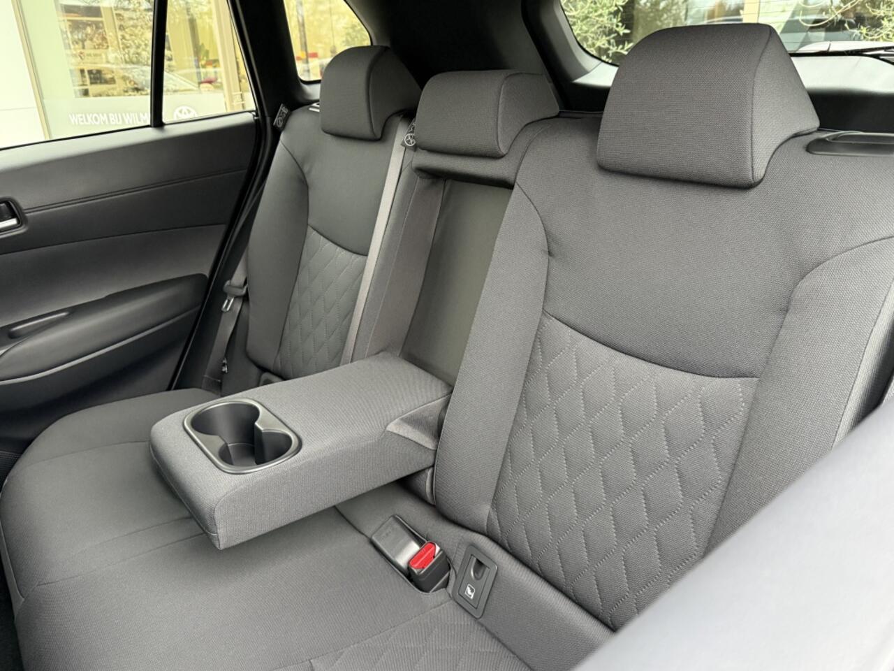 Toyota COROLLA Cross Hybrid 140 Dynamic | Elek achterklep | Stoel/stuur verwarming