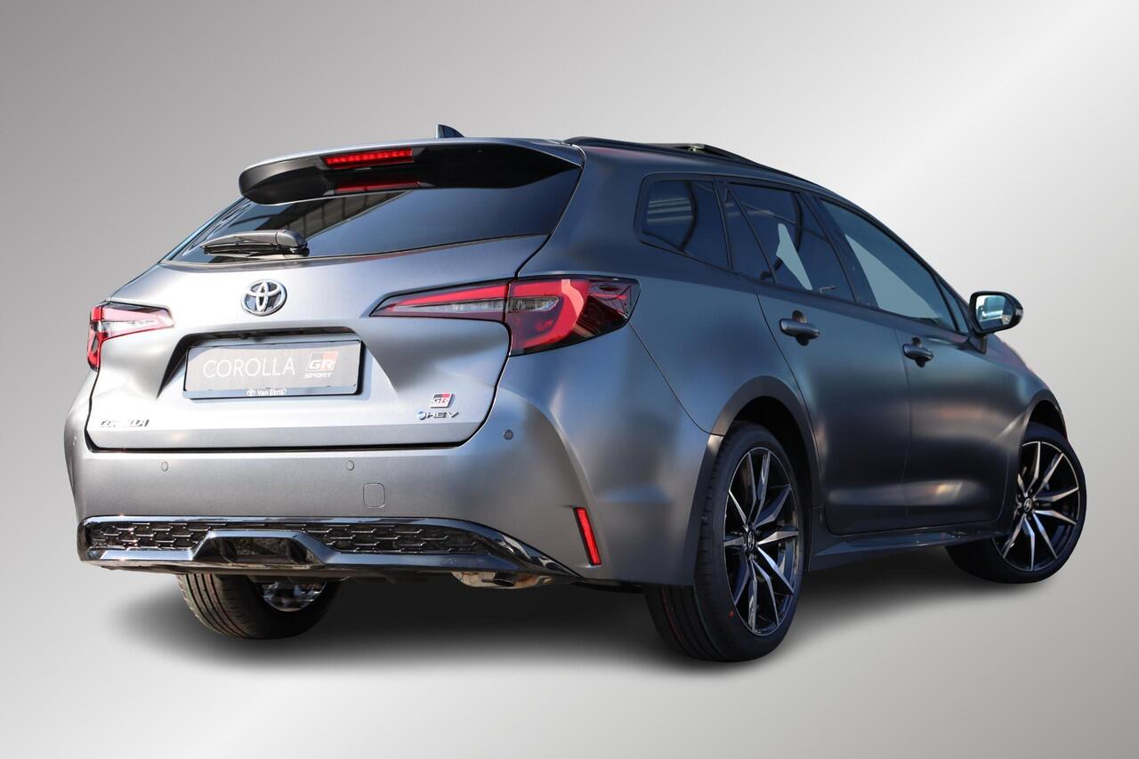 Toyota COROLLA Touring Sports Hybrid 180 GR Sport Kage Limited Edition 5 stuks in Nederland.