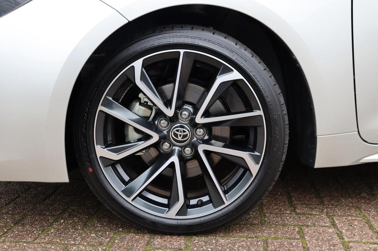 Toyota COROLLA Hybrid 180 Executive ,Stoel & Stuurverwarming, Parkeersensoren voor en achter, Head Up Display, Cruise & Climate Control, Nieuw en direct leverbaar!