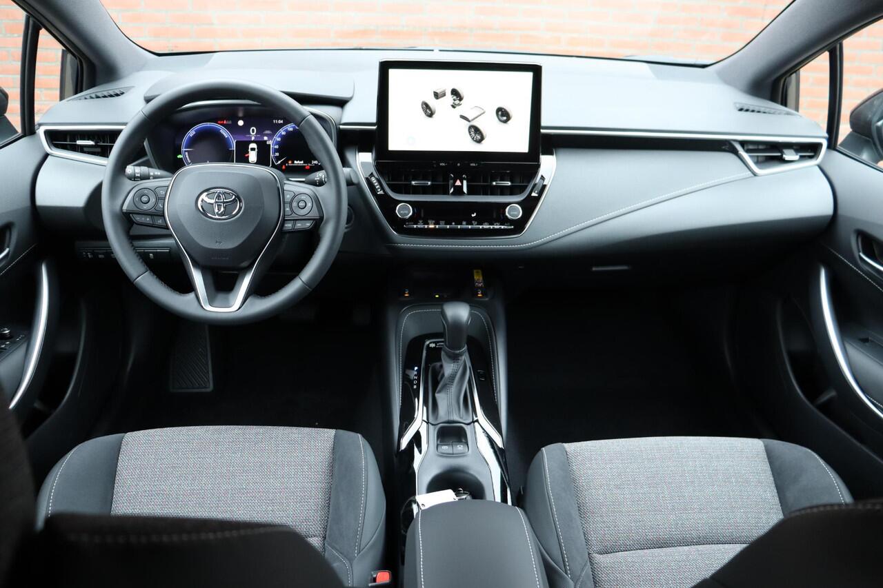 Toyota COROLLA Hybrid 140 Dynamic ,Parkeersensoren Voor & Achter, Adaptief Cruise & Climate Control, Apple Carplay / Android Auto, Nieuw en direct beschikbaar!