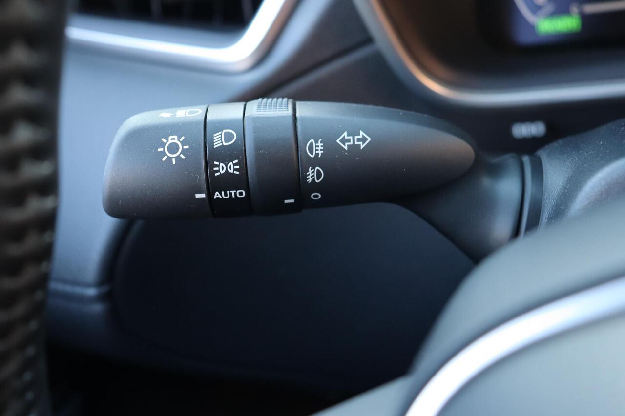 Toyota COROLLA Cross Hybrid 140 Dynamic ,Stoel & Stuurverwarming, Dodehoekdetectie, Adaptief Cruise & Climate Control, Parkeersensoren Voor & Achter, Nieuw en direct beschikbaar!