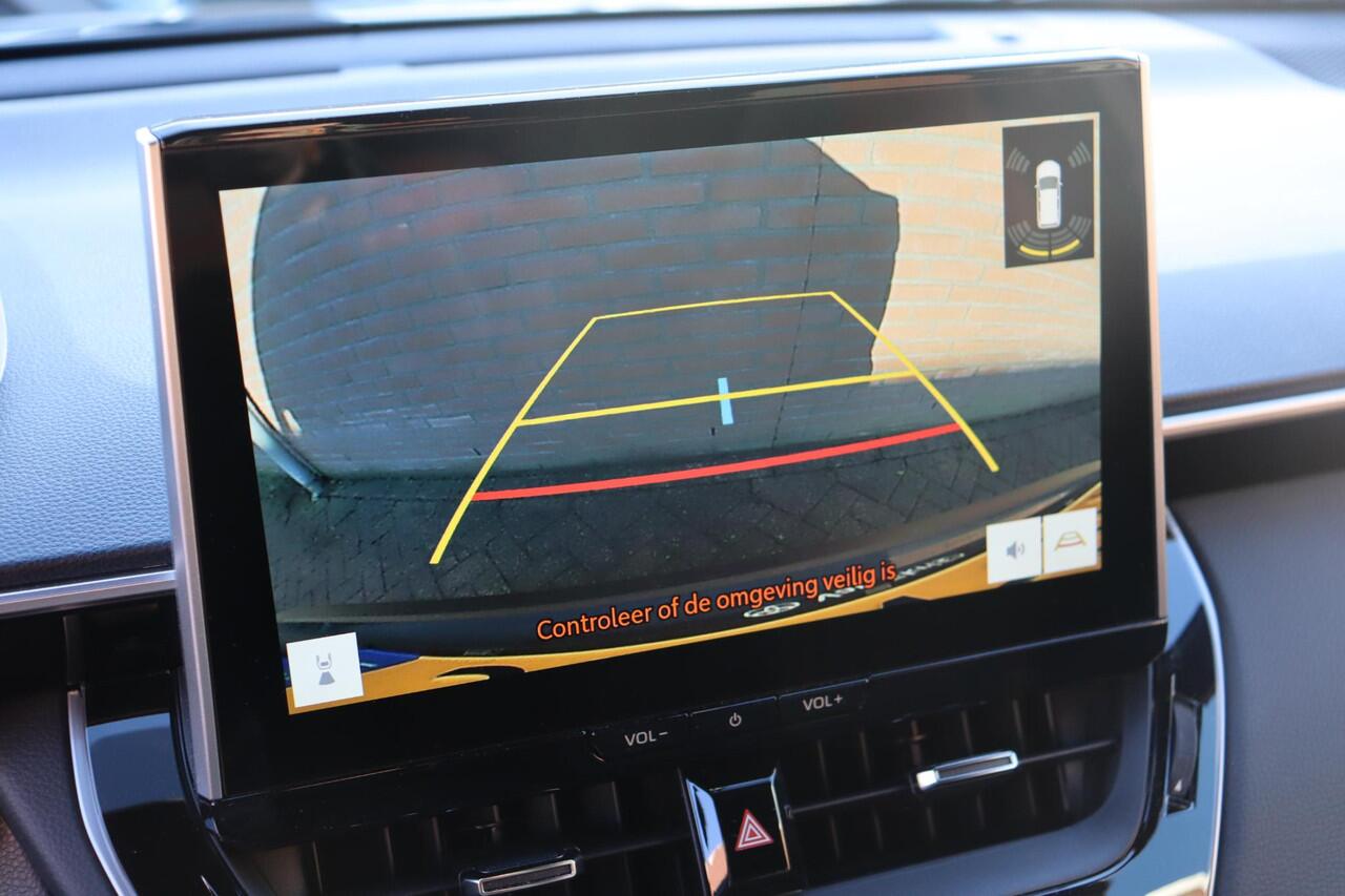 Toyota COROLLA Cross Hybrid 140 Dynamic ,Stoel & Stuurverwarming, Dodehoekdetectie, Adaptief Cruise & Climate Control, Parkeersensoren Voor & Achter, Nieuw en direct beschikbaar!