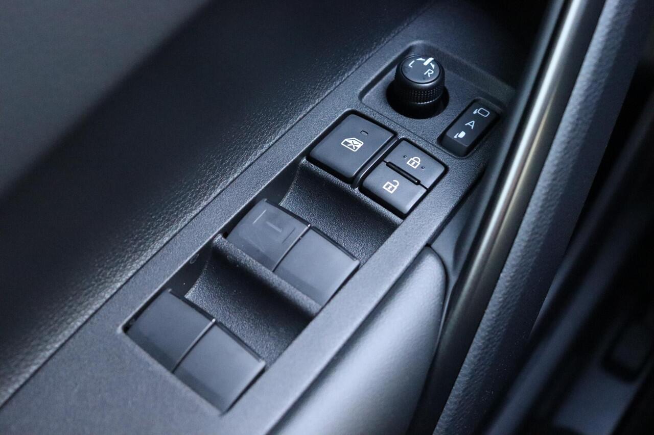 Toyota COROLLA Cross Dynamic , Nieuw en Direct leverbaar met ¤1.500 inruilvoordeel