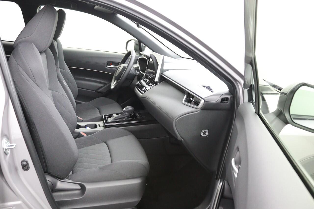 Toyota COROLLA Cross Hybrid 180 Dynamic | ADG FLEX | Parkeersensoren | Elektrisch bedienbare Achterklep | Keyless Entry | Stoelverwarming |