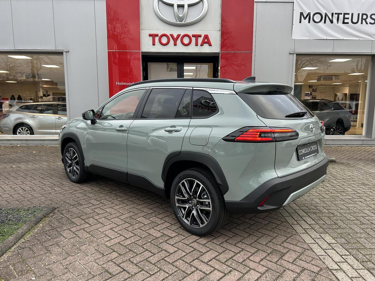 Toyota COROLLA Cross Hybrid 140 Dynamic Stoelverwarming | pakeersensoren | Dodehoek | 2026 Model
