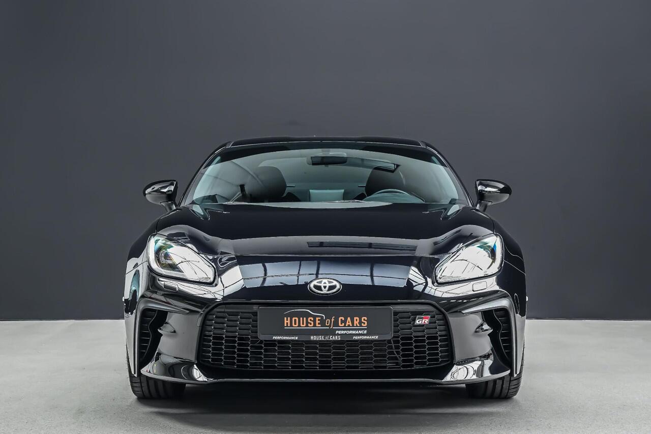 Toyota GR86 235pk 2.4 Premium Handgeschakeld |Apple Carplay|blind spot|sportstoelen|camera|bluetooth|cruise control|stoelverwarming|LED-verlichting|18"|