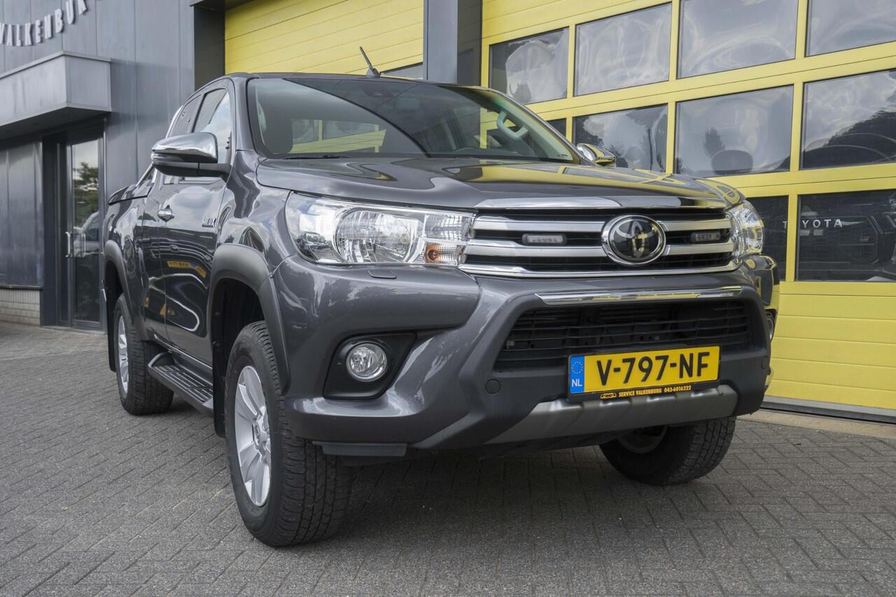 Toyota HI-LUX HiLux 2.4 D-4D-F Xtra Cab Professional
