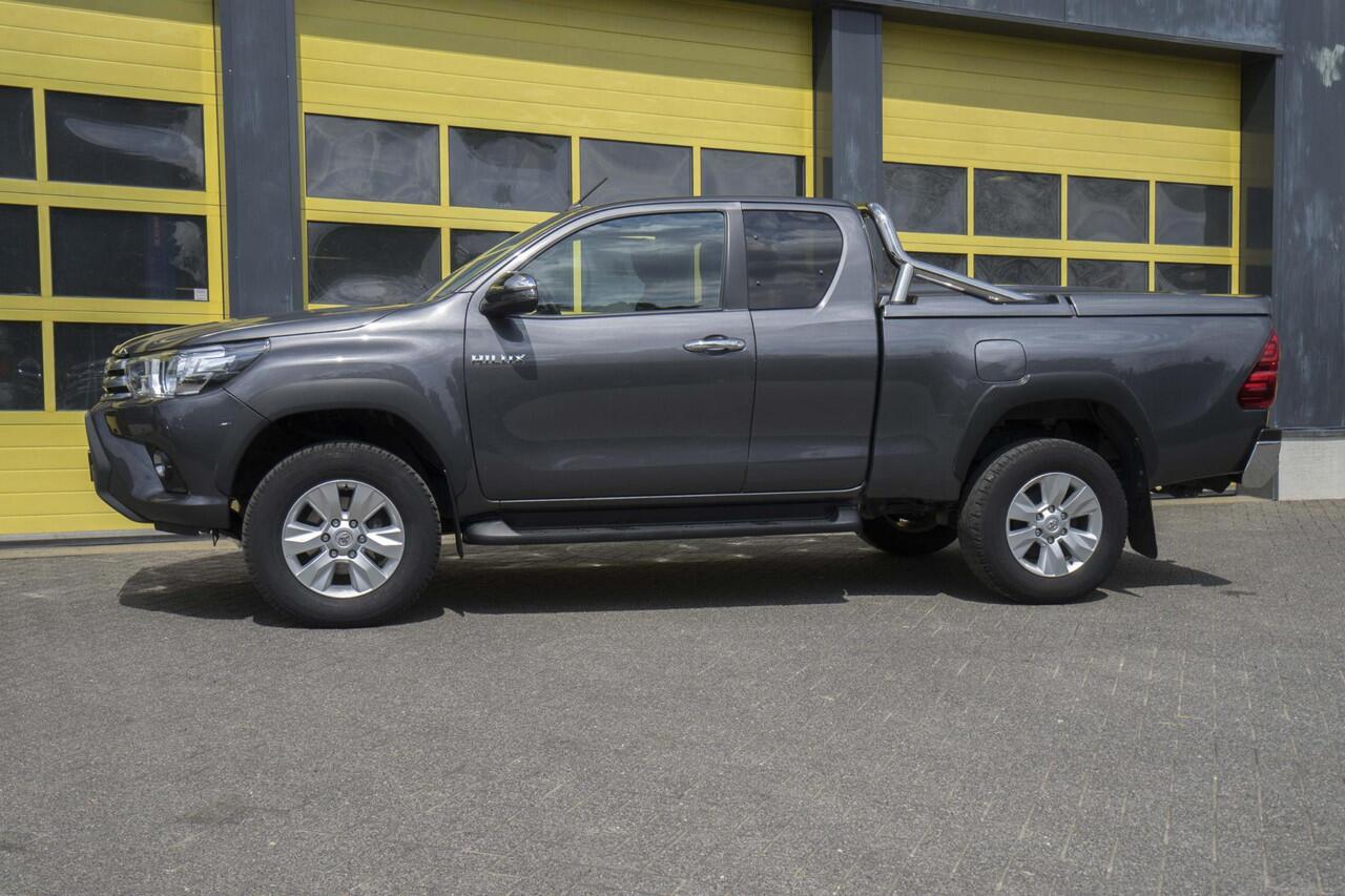 Toyota HI-LUX HiLux 2.4 D-4D-F Xtra Cab Professional