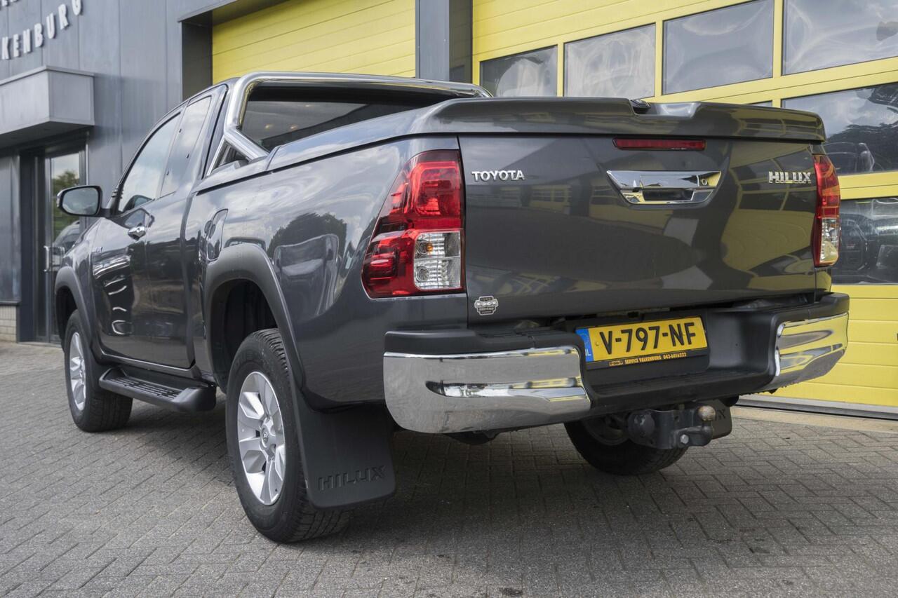 Toyota HI-LUX HiLux 2.4 D-4D-F Xtra Cab Professional