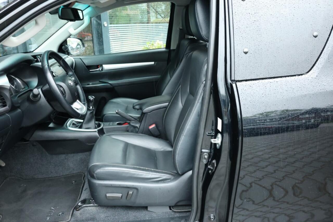 Toyota HI-LUX 2.4 D-4D X-TRA CAB COMFORT 4WD VAN