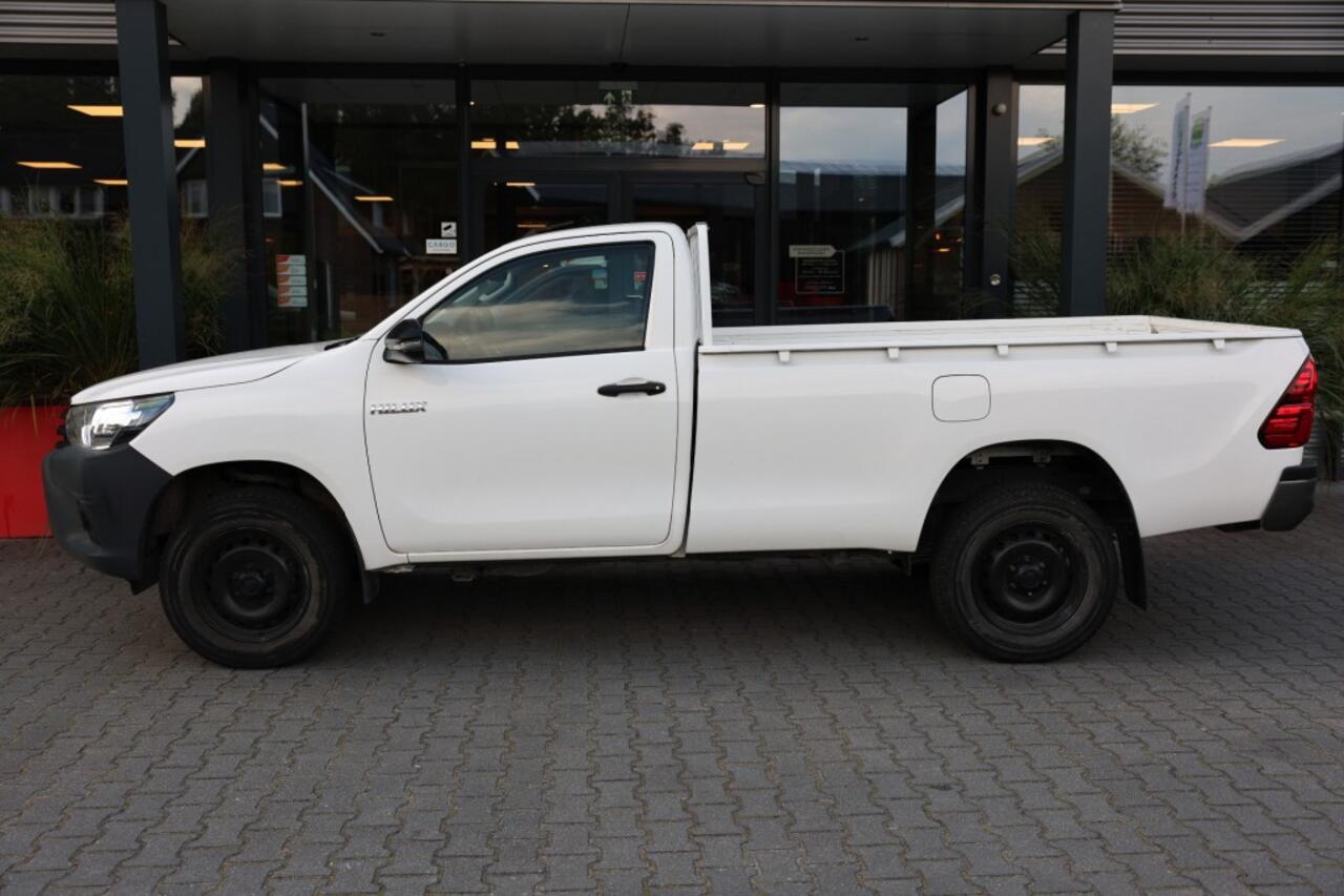 Toyota HI-LUX 2.4 D-4D ENKEL CABIN 4WD VAN