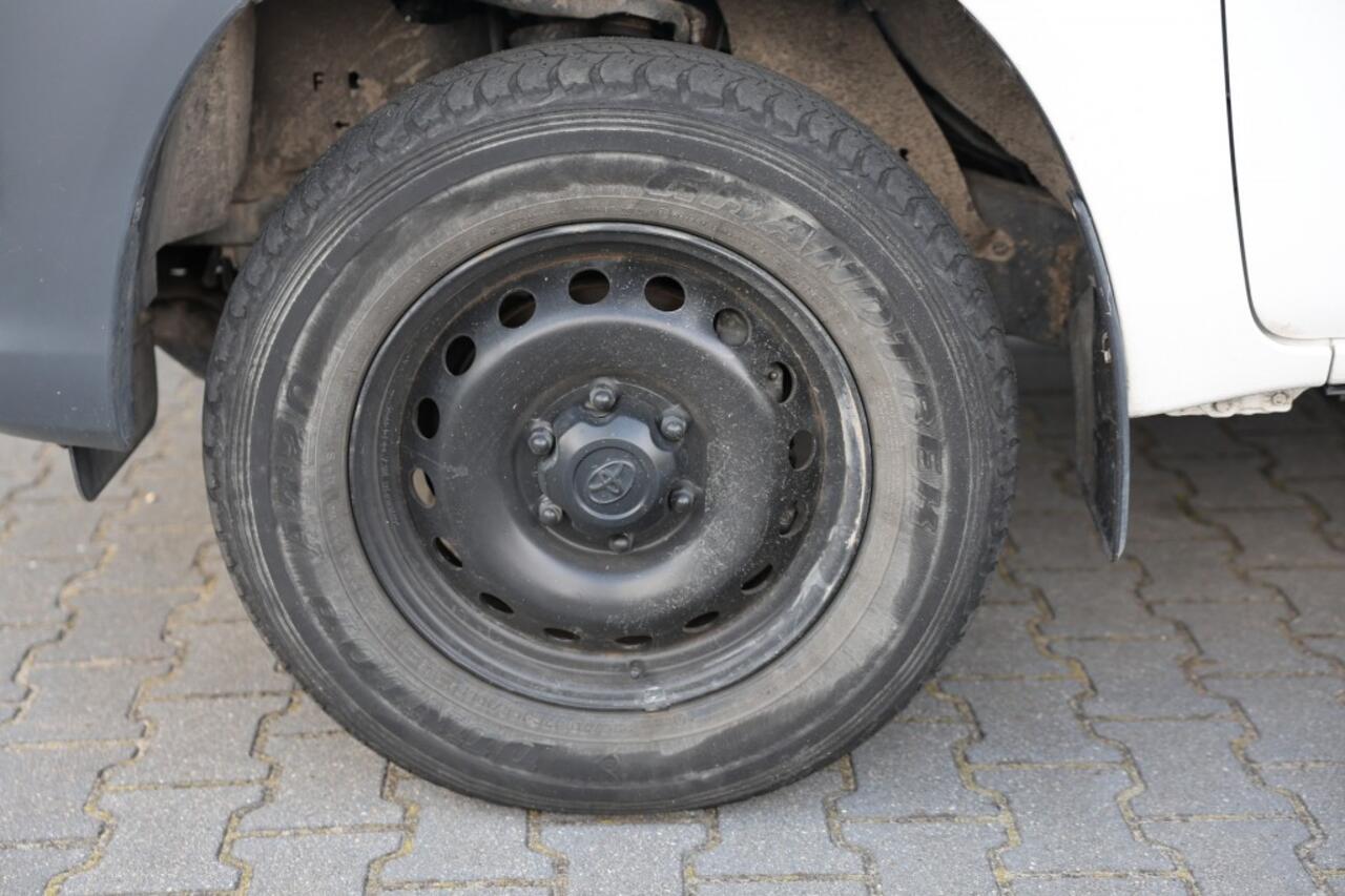 Toyota HI-LUX 2.4 D-4D ENKEL CABIN 4WD VAN