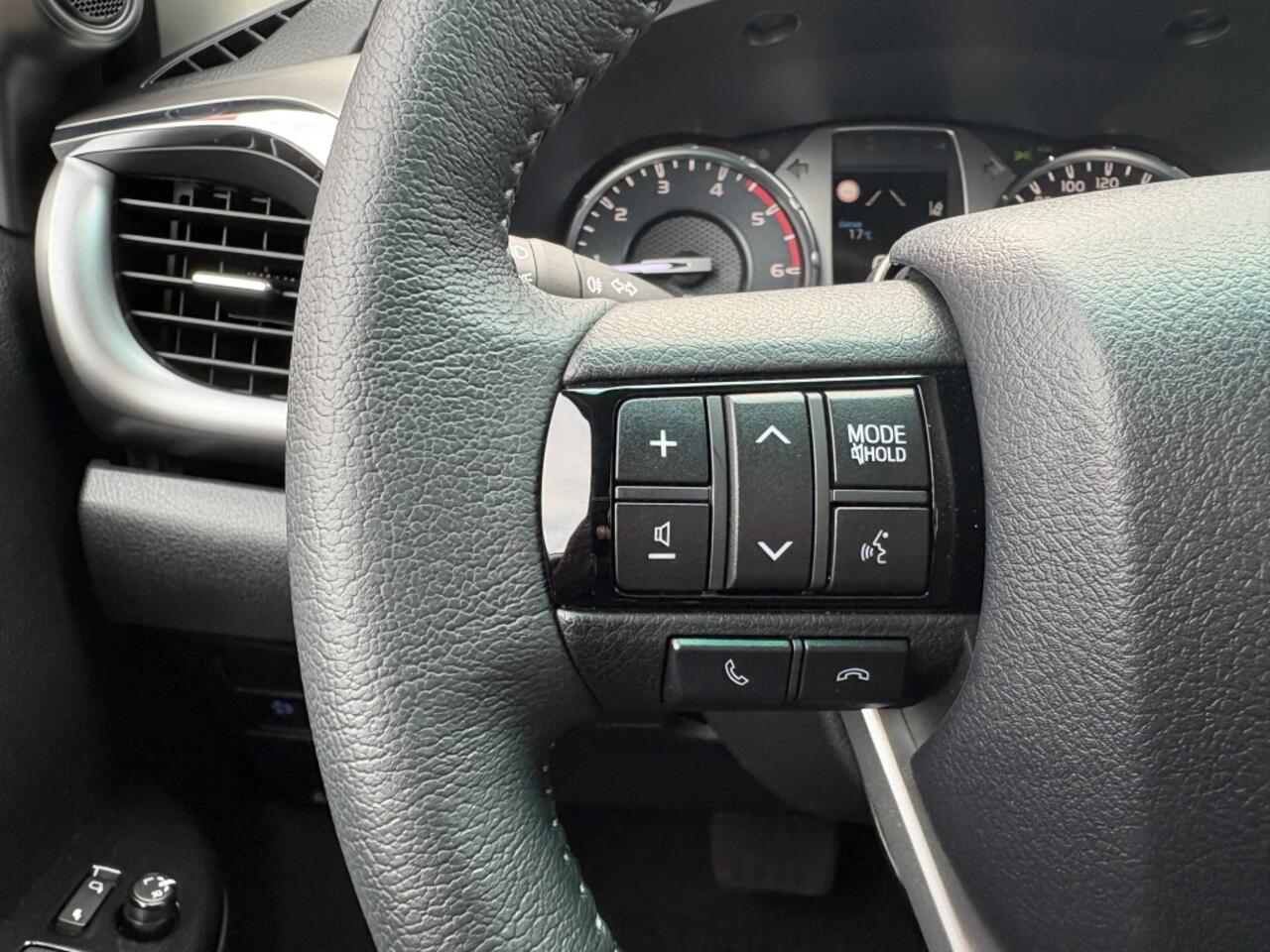 Toyota HI-LUX 2.4 D-4D DC Professional | 3500kg trekgewicht | Grijs kenteken |