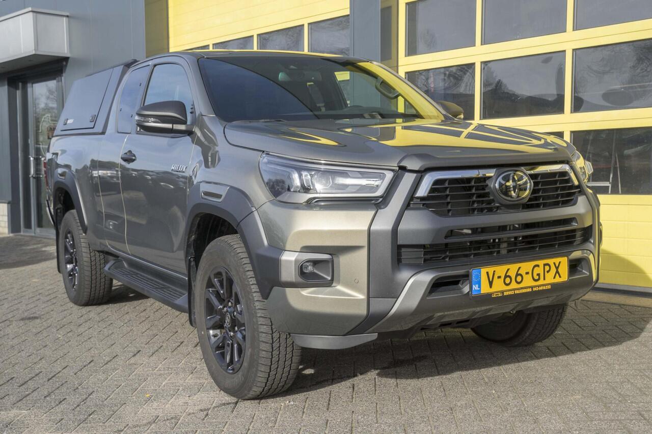 Toyota HI-LUX HiLux 2.8 D-4D Xtra Cab Invincible