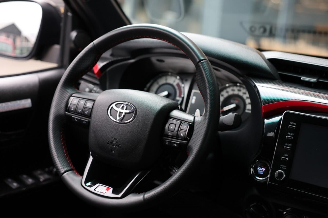 Toyota HI-LUX 2.8 D-4D DUBBEL CABIN GR SPORT A/T 2 ZITS 4WD VAN
