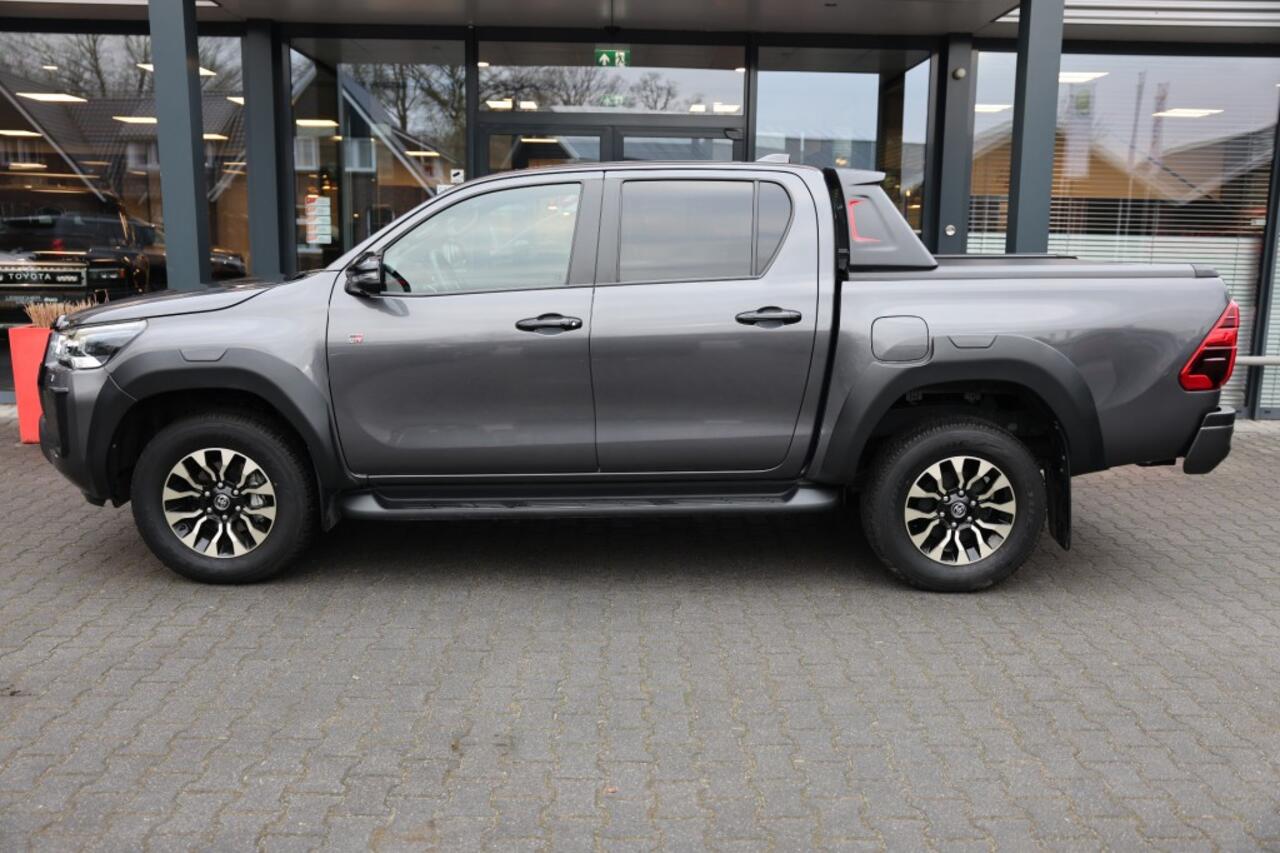 Toyota HI-LUX 2.8 D-4D DUBBEL CABIN GR SPORT A/T 2 ZITS 4WD VAN