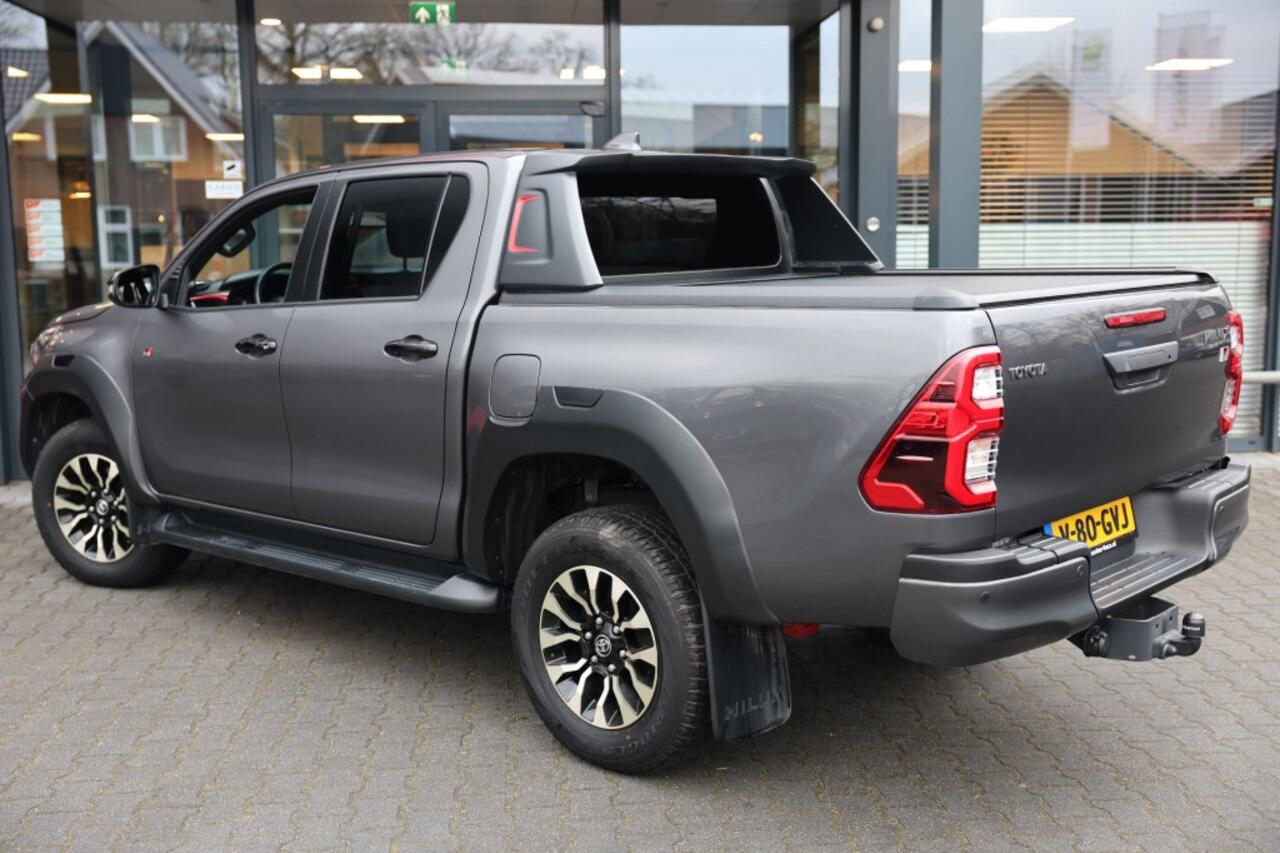 Toyota HI-LUX 2.8 D-4D DUBBEL CABIN GR SPORT A/T 2 ZITS 4WD VAN