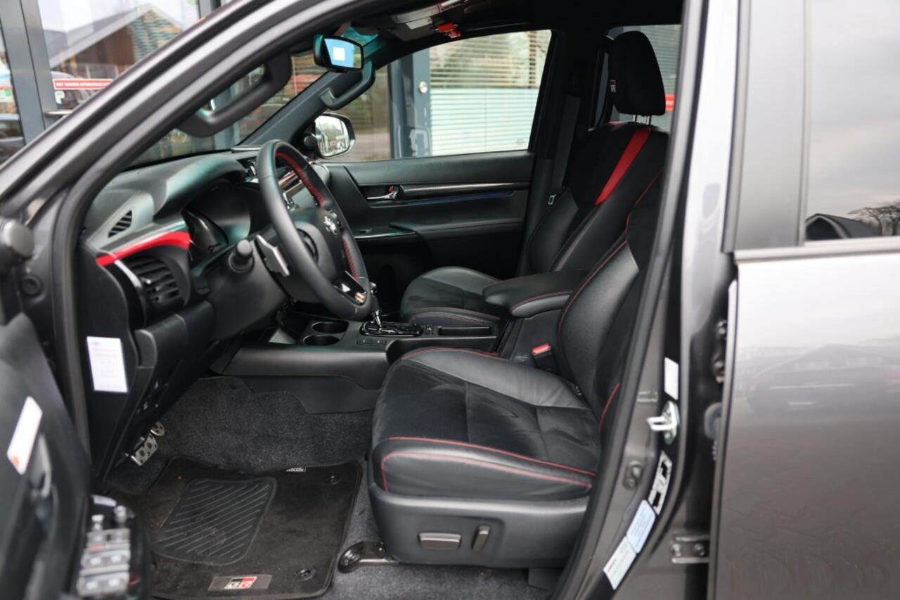Toyota HI-LUX 2.8 D-4D DUBBEL CABIN GR SPORT A/T 2 ZITS 4WD VAN