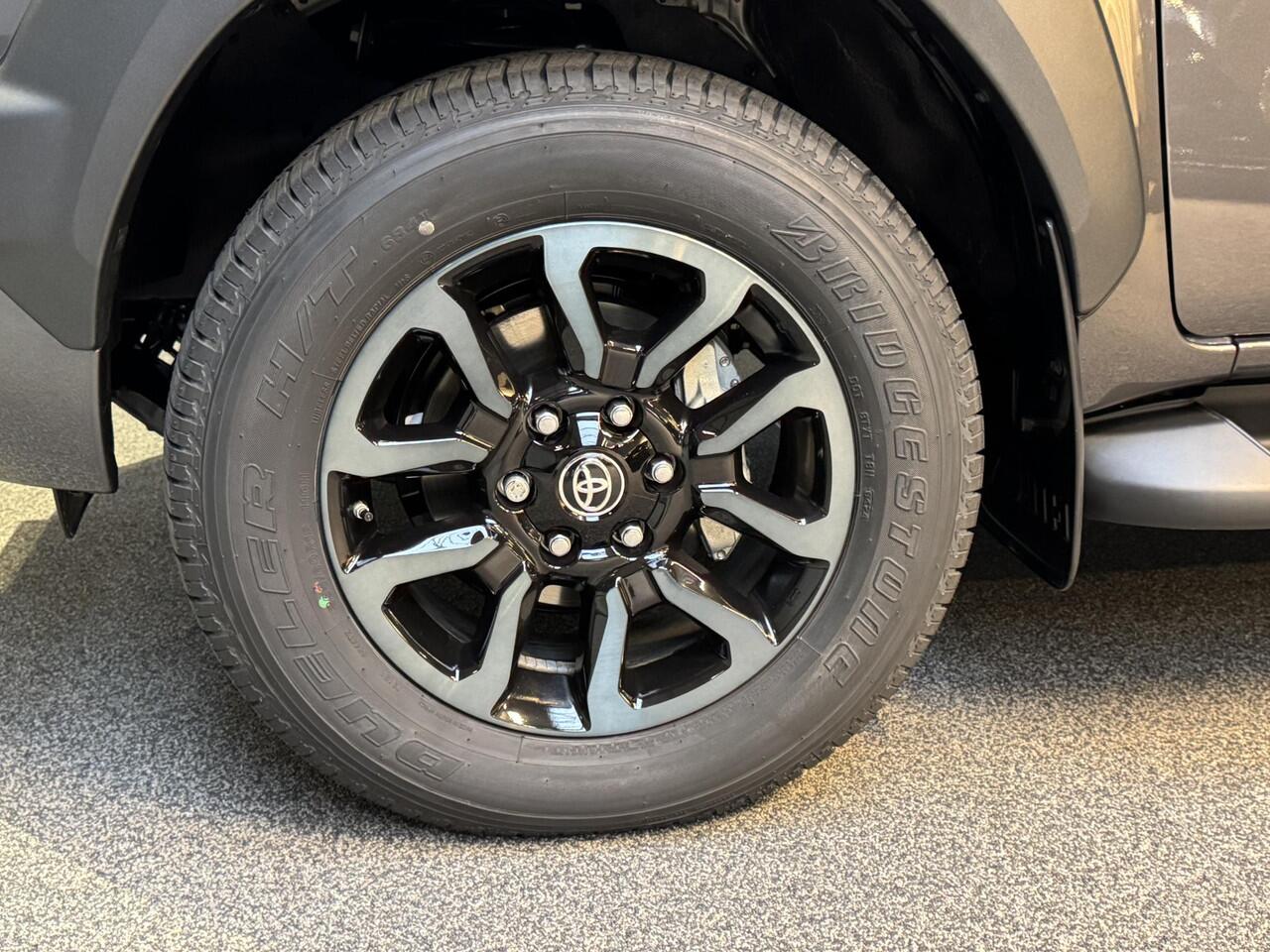 Toyota HI-LUX Hilux X-Tra Cab Van 2.8 D4D Invincible Automaat Nieuw uit voorraad leverbaar