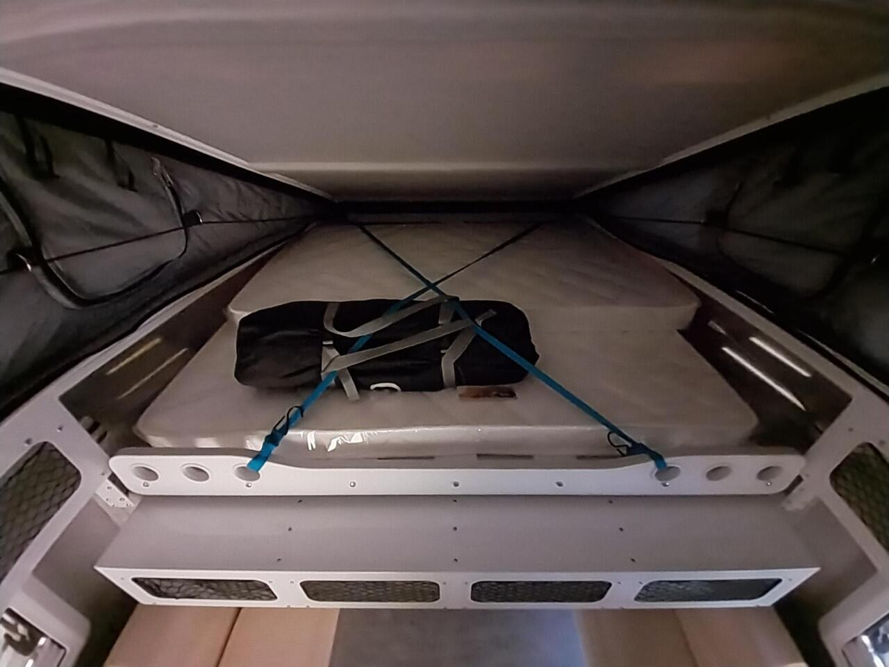 Toyota HI-LUX HiLux CAMPER OPBOUW *NIEUW* (¤25.000,- ex.BTW) / ¤30.250,- incl. BTW