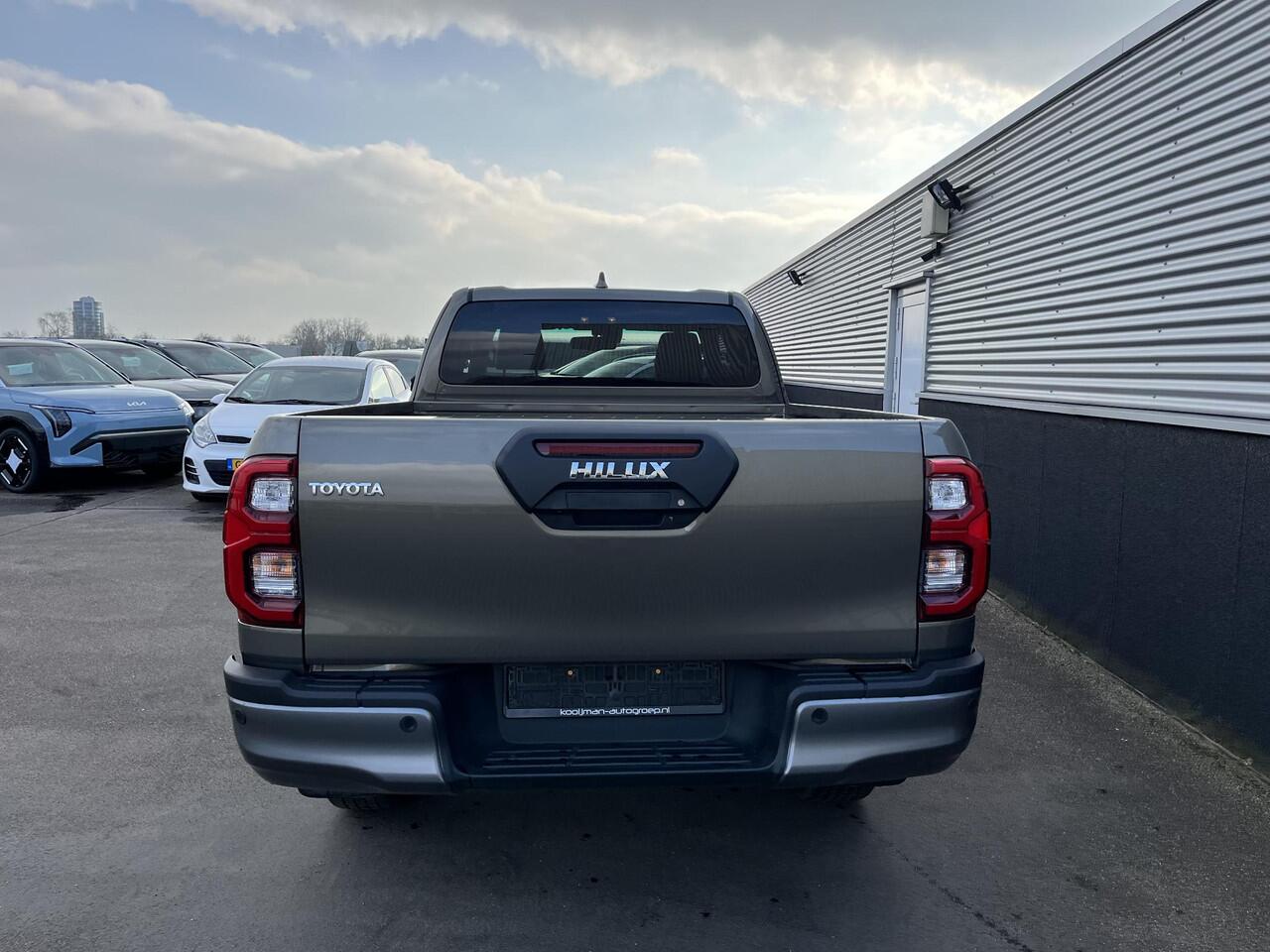 Toyota HI-LUX HiLux 2.8 D-4D Xtra Cab Invincible Automaat Nieuwe Hilux uit voorraad leverbaar
