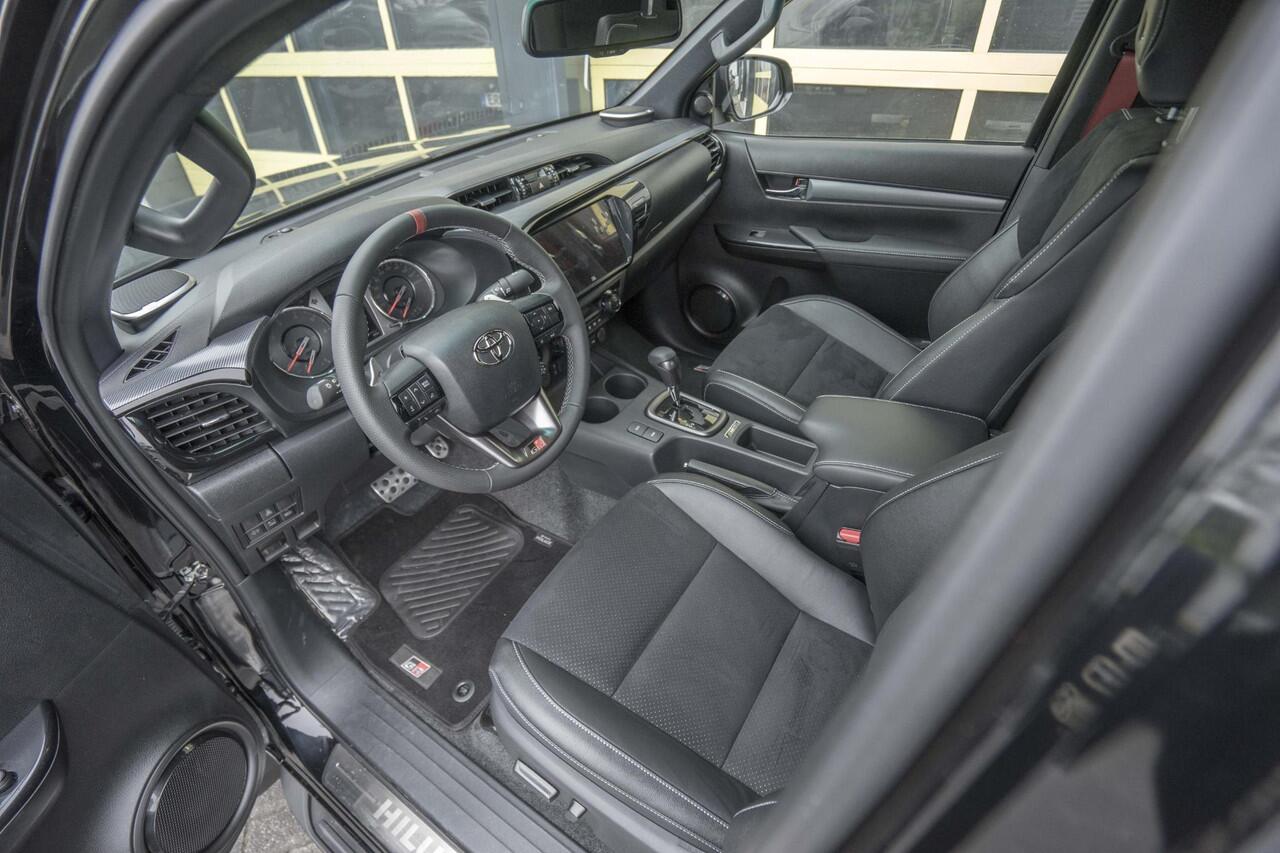 Toyota HI-LUX HiLux 2.8 D-4D Double Cab GR Sport