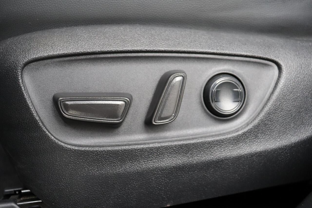 Toyota HIGHLANDER 2.5 AWD Hybrid Executive, 7 persoons, Zwart Leder, JBL, Stoelgeheugen, Achteruitrijcamera, BSM!