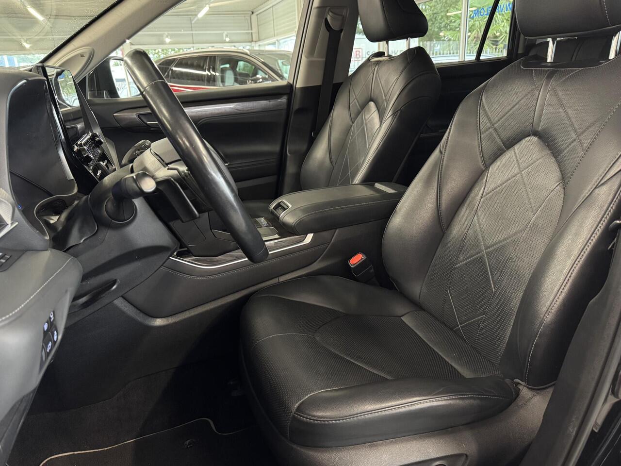 Toyota HIGHLANDER 2.5 AWD Hybrid Premium | Navigatie | JBL-Audio | Parkeersensoren | Achterklep Elektrisch | ( Vestiging - Nieuwegein )