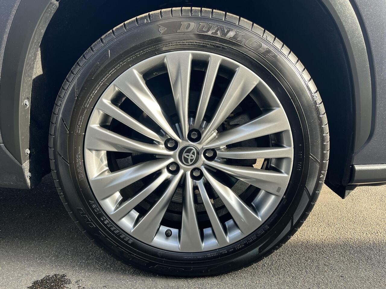 Toyota HIGHLANDER AWD 2.5 Hybrid Executive 7 persoons Trekhaak - trekgewicht 2.000kg geremd, AppleCarplay/AndroidAuto, BlindSpot, Parkeerhulp camera incl parkeersensoren, BTW-auto