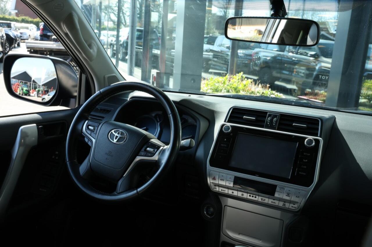 Toyota LAND CRUISER 150 2.8 D-4D 5DRS CHALLENGER A/T VAN