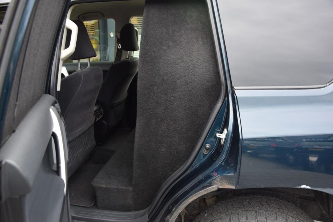 Toyota LAND CRUISER 150 2.8 D-4D 5DRS ACTIVE A/T VAN