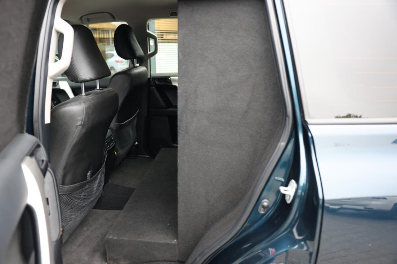 Toyota LAND CRUISER 150 2.8 D-4D 5DRS CHALLENGER A/T VAN