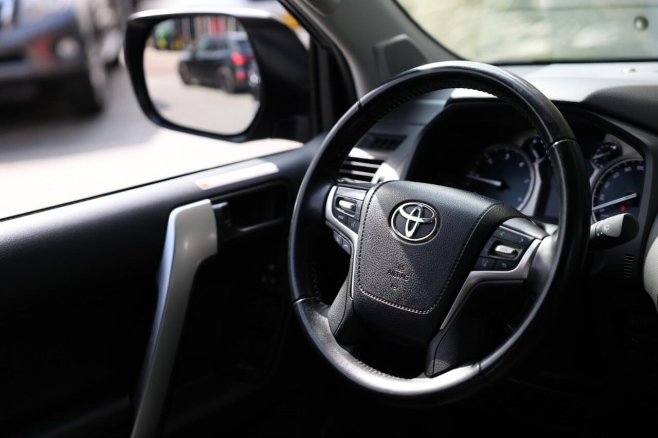 Toyota LAND CRUISER 150 2.8 D-4D 5DRS CHALLENGER A/T VAN